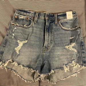 Abercrombie high rise mom short